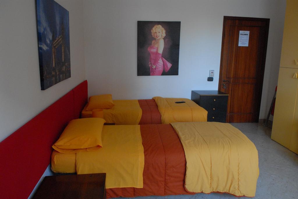 Bed & Breakfast Maricentro Taranto Oda fotoğraf